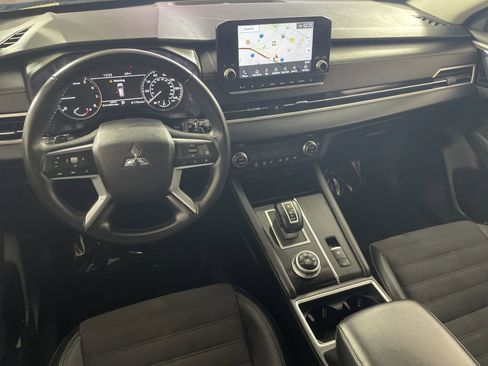 Used 2024 Mitsubishi Outlander SE image 22