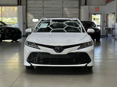 Used 2020 Toyota Camry LE image 6