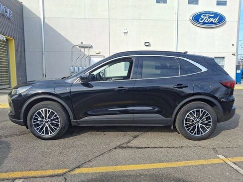 Certified 2024 Ford Escape SE w/ PHEV Premium Package image 2