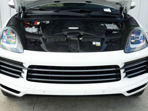 Used 2022 Porsche Cayenne image 8