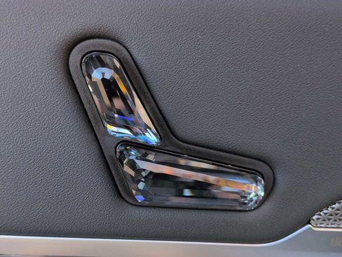 Used 2025 BMW i7 eDrive50 RWD image 18
