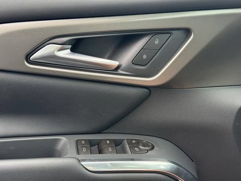 New 2026 Chevrolet Traverse LT w/ Sun and Wheel Package FWD image 17