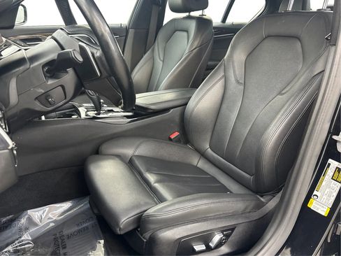 Used 2019 BMW 530i xDrive image 13