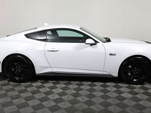 Used 2025 Ford Mustang GT RWD image 5