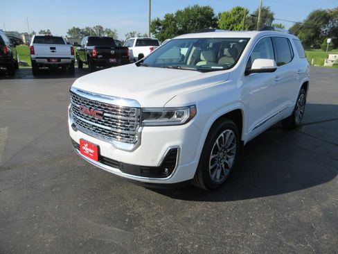 Certified 2022 GMC Acadia Denali w/ Denali Ultimate Package AWD/4WD image 12