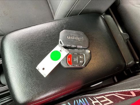 Used 2023 Jeep Wrangler Unlimited w/ Cold Weather Group image 28