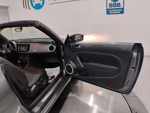 Used 2013 Volkswagen Beetle 2.5 image 79