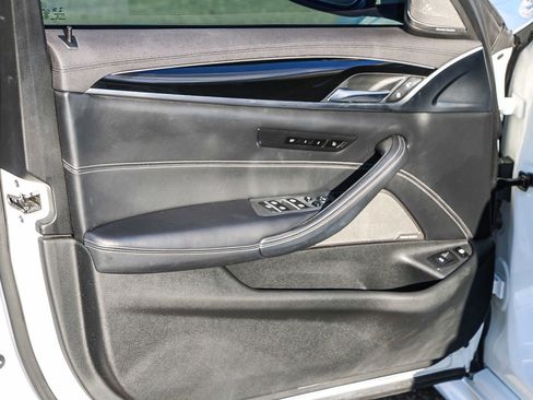 Used 2020 BMW 530e xDrive w/ M Sport Package image 19