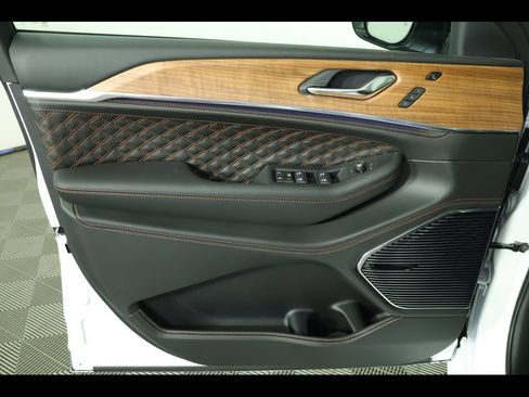 New 2025 Jeep Grand Cherokee L Summit image 18