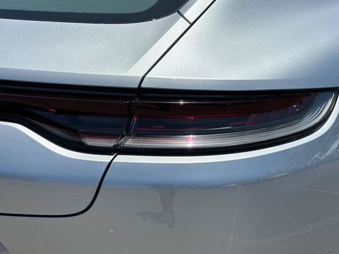 Certified 2021 Porsche Panamera image 28