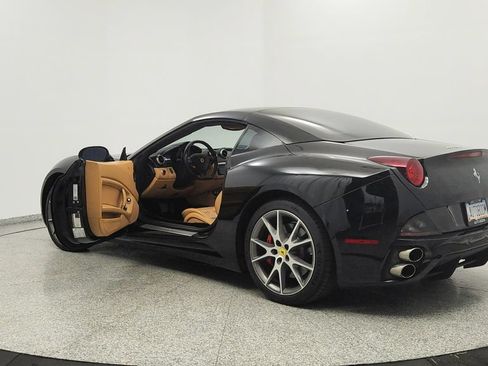 Used 2012 Ferrari California RWD image 10
