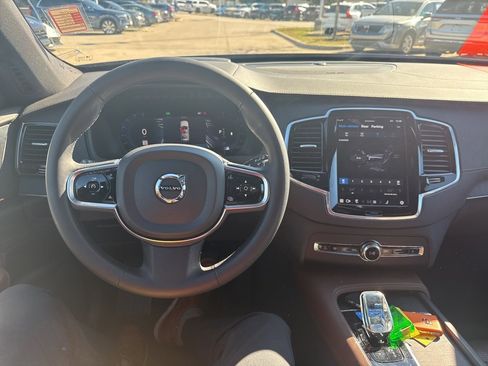 Certified 2023 Volvo XC90 B6 Ultimate w/ Protection Package Premier image 20