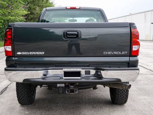 Used 2004 Chevrolet Silverado 2500 LS AWD/4WD image 15