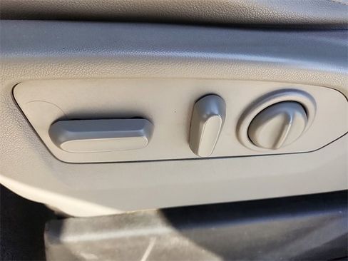 Used 2021 GMC Sierra 1500 SLT image 12