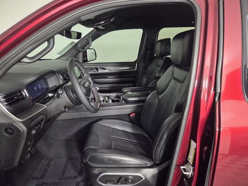 Used 2022 Jeep Wagoneer Series II AWD/4WD image 9