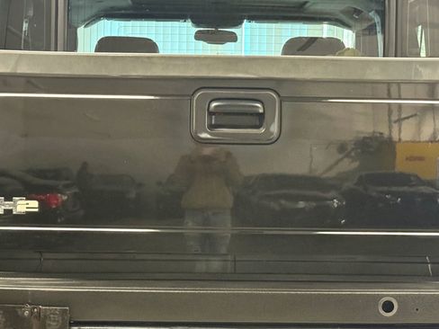 Used 2007 HUMMER H2 SUT Sport Utility Pickup 4D image 11