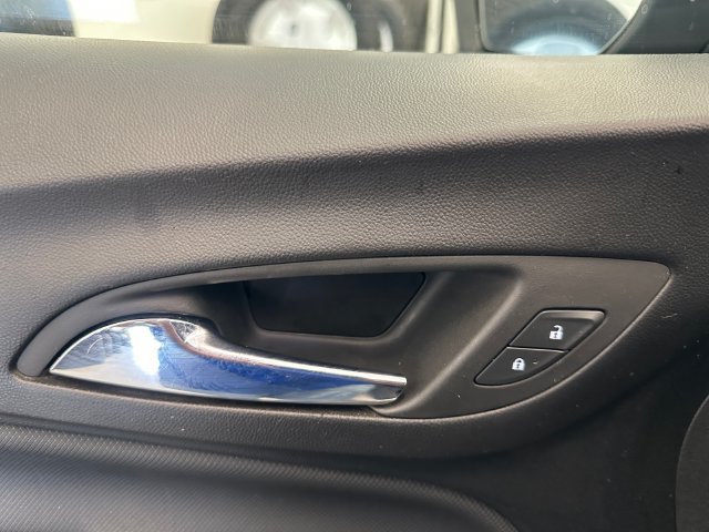 Used 2023 Chevrolet Equinox RS w/ RS Leather Package FWD image 19