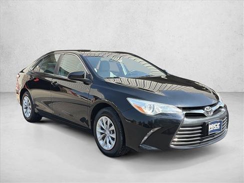 Used 2015 Toyota Camry LE FWD image 3