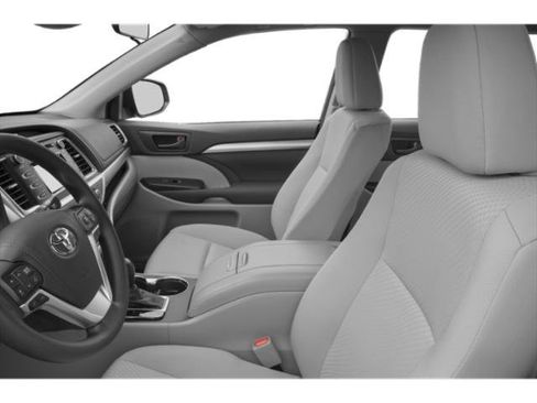 Used 2019 Toyota Highlander Plus FWD image 8