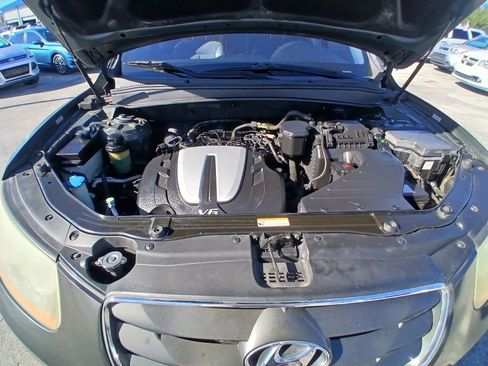 Used 2010 Hyundai Santa Fe SE image 16