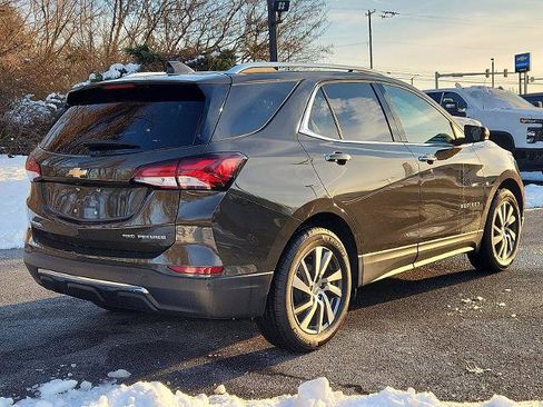 Used 2023 Chevrolet Equinox Premier image 6