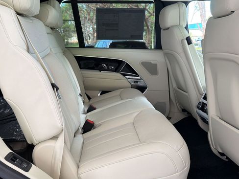 New 2026 Land Rover Range Rover Long Wheelbase SE image 30