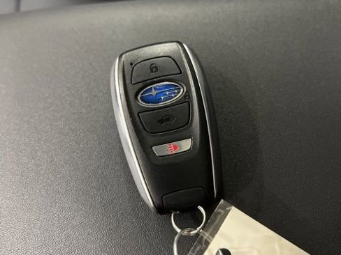 Certified 2025 Subaru Outback Limited image 24