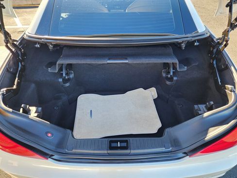 Used 2016 Mercedes-Benz SL 550 w/ Driver Assistance Package image 15