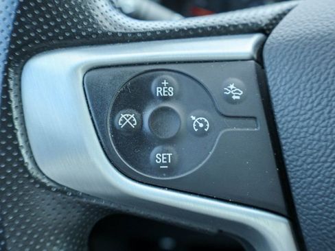 Used 2023 GMC Terrain SLE image 12