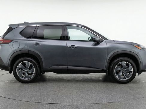 Used 2025 Nissan Rogue SV image 11