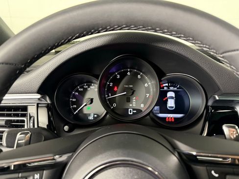 New 2026 Porsche Macan image 38