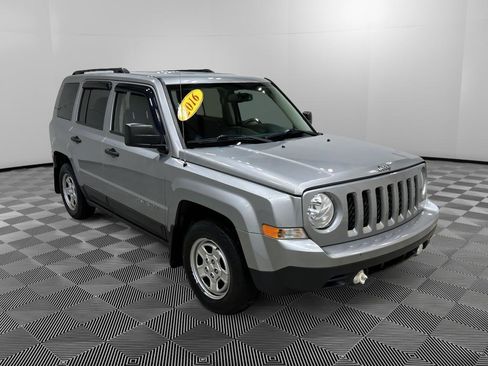 Used 2016 Jeep Patriot Sport image 3