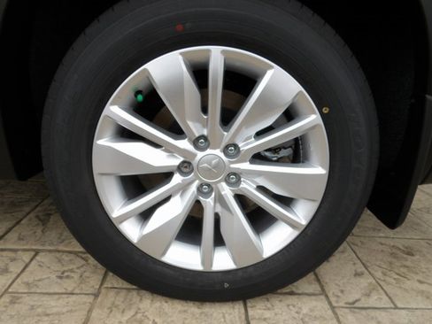 New 2025 Mitsubishi Outlander ES image 10