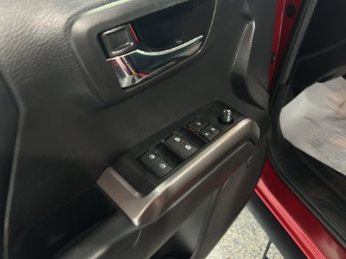 Used 2023 Toyota Tacoma Limited image 31