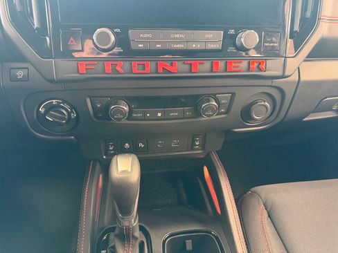 Used 2025 Nissan Frontier PRO-4X w/ Pro Convenience Package AWD/4WD image 29
