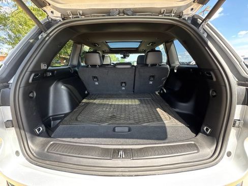 Used 2025 Jeep Grand Cherokee Limited AWD/4WD image 17