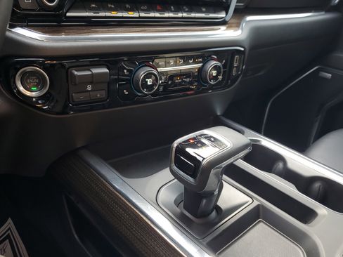 Used 2024 Chevrolet Silverado 1500 LT Trail Boss w/ Convenience Package II image 27