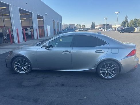 Used 2019 Lexus IS 300 F Sport image 10