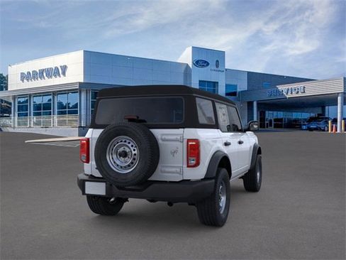 New 2025 Ford Bronco 4-Door image 8