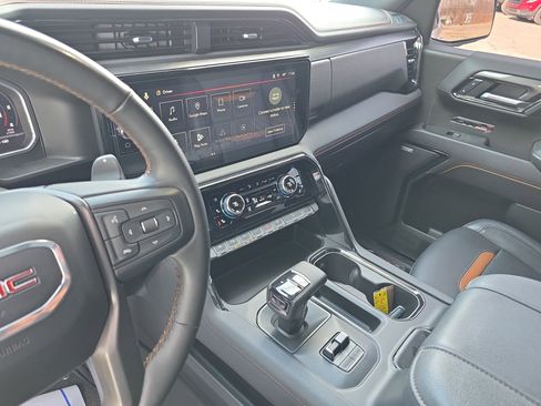 Used 2024 GMC Sierra 1500 AT4 w/ Technology Package image 24
