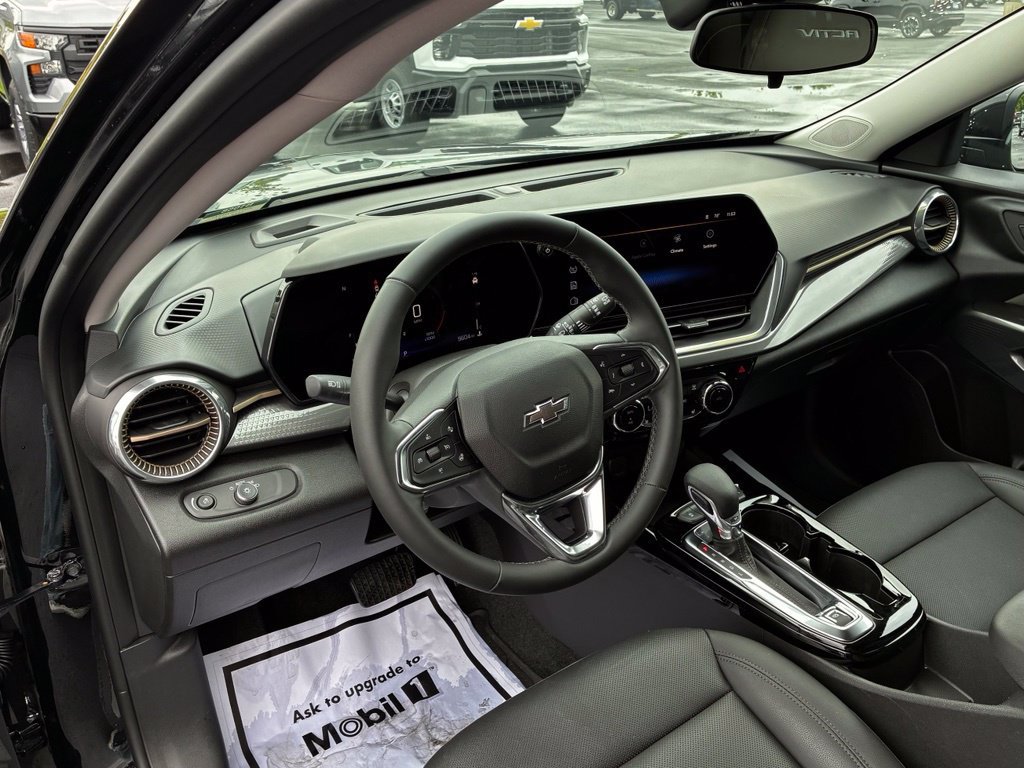 Used 2024 Chevrolet Trax ACTIV w/ Sunroof Package FWD image 9