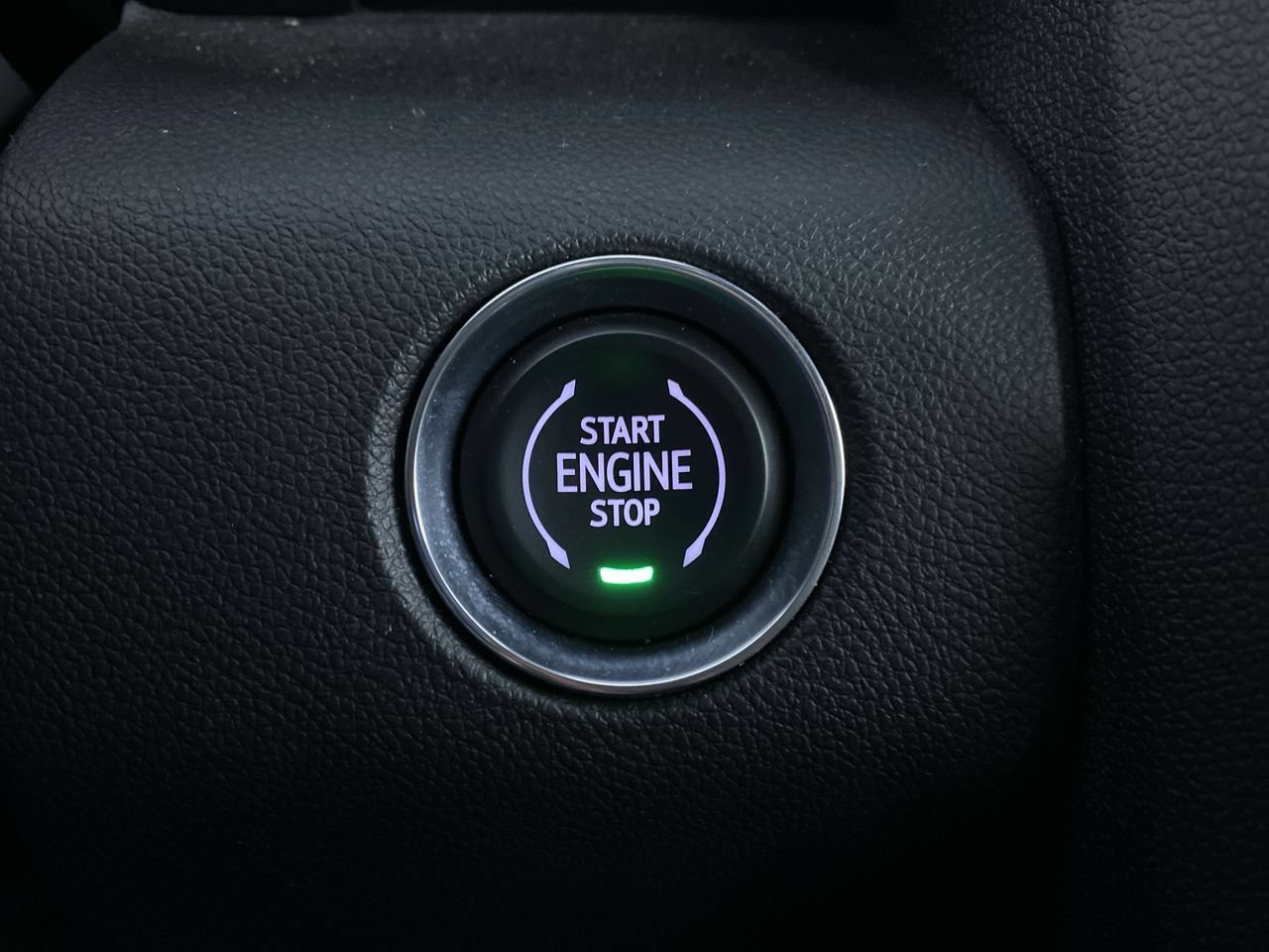 Certified 2026 GMC Acadia Elevation w/ Elevation Premium Package FWD image 9
