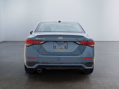 Used 2025 Nissan Sentra SR w/ SR Premium Package FWD image 4