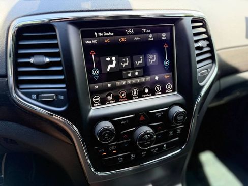Used 2018 Jeep Grand Cherokee Altitude AWD/4WD image 21