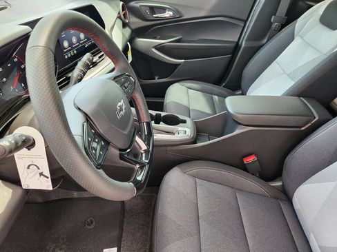 New 2026 Chevrolet Trax RS w/ Sunroof Package FWD image 9