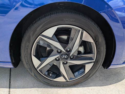 Certified 2023 Hyundai Elantra SEL w/ Convenience Package FWD image 9