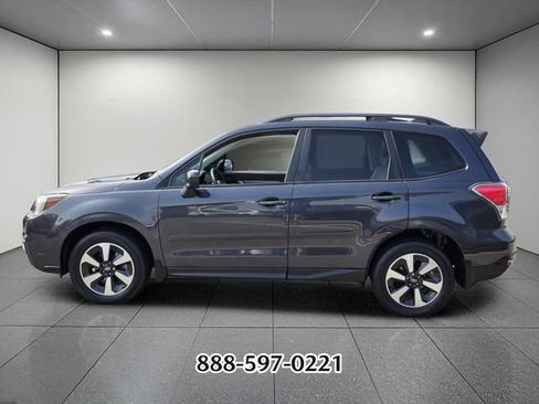 Used 2018 Subaru Forester 2.5i Premium AWD/4WD image 2