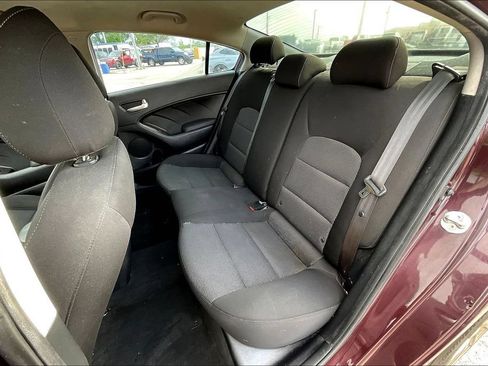 Used 2017 Kia Forte LX FWD image 7