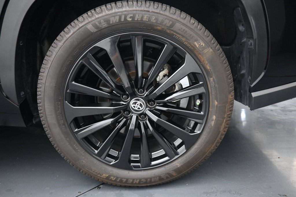 Used 2023 Toyota Highlander XSE FWD image 15