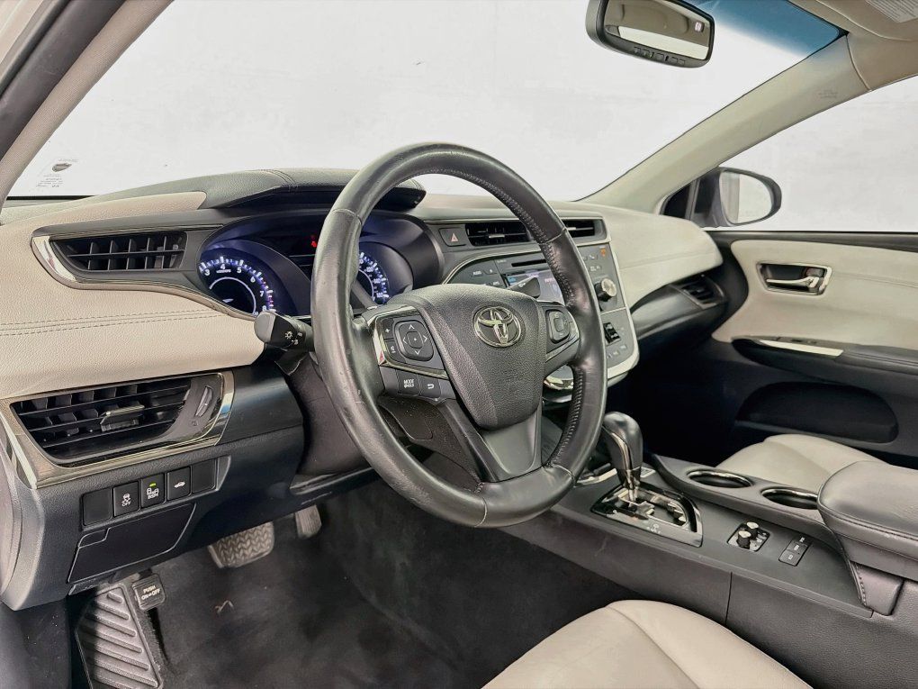 Used 2016 Toyota Avalon Touring FWD image 14